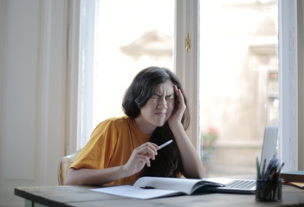 5 Common Habits to Avoid for Better Grades